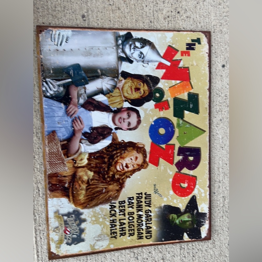 Wizard of Oz Metal Sign like New!